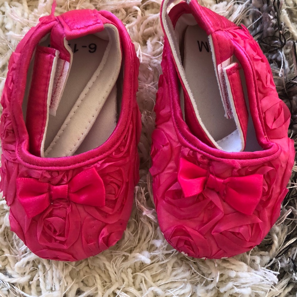 🌵Baby Girls SZ 6-12 Months Pink Rosette Slippers